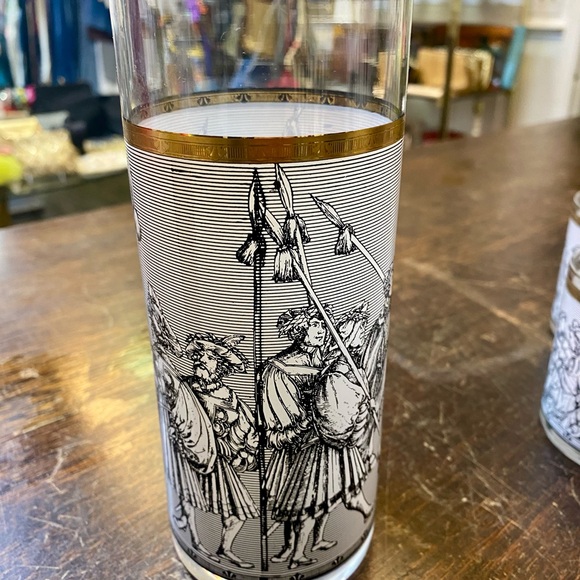 Mid century glass pitcher with 2 matching glasses - Picture 5 of 8